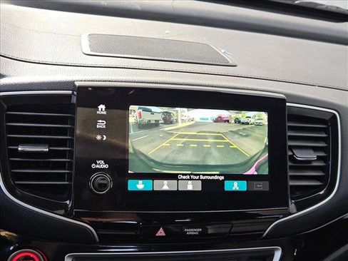 Used 2022 Honda Pilot Touring image 14