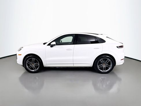 Certified 2025 Porsche Cayenne Coupe AWD/4WD image 2