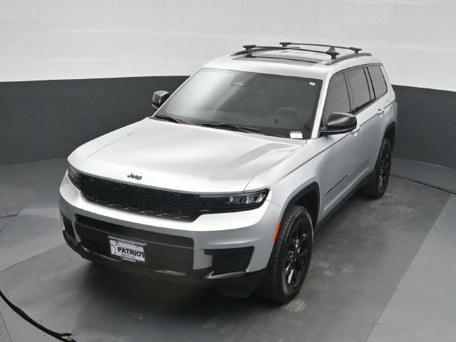 Used 2025 Jeep Grand Cherokee L Altitude RWD image 46
