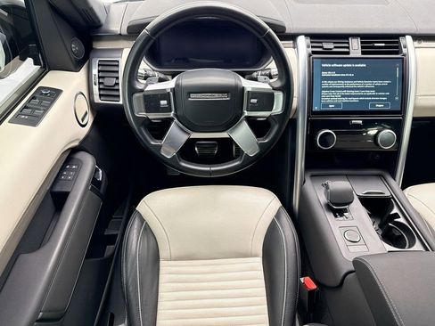 Used 2021 Land Rover Discovery HSE R-Dynamic AWD/4WD image 10