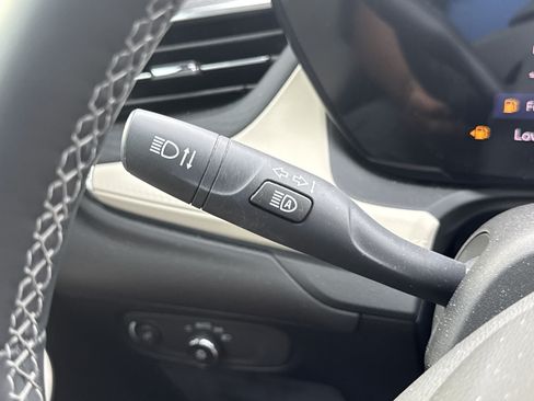 Used 2025 Buick Encore GX Avenir w/ Avenir Convenience Package FWD image 16