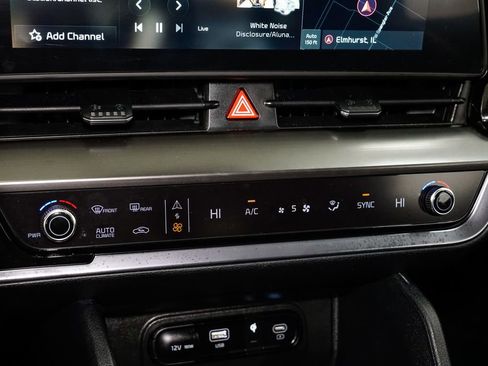 Certified 2025 Kia Sportage EX image 18