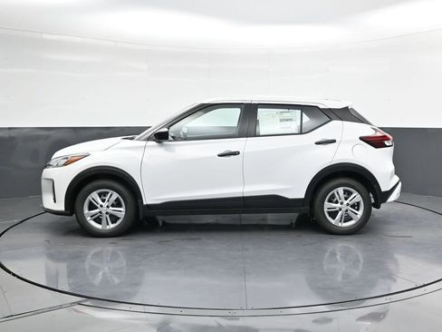 Certified 2025 Nissan Kicks Play S FWD image 12