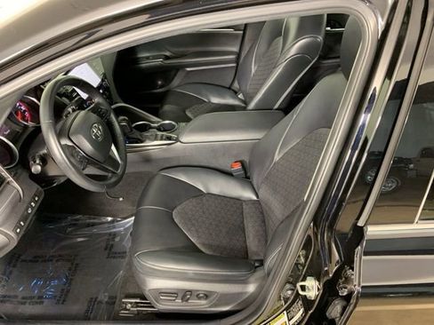 Used 2020 Toyota Camry XSE FWD image 28