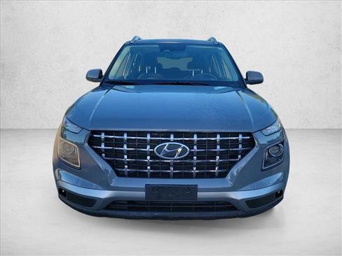 Used 2023 Hyundai Venue SEL image 2