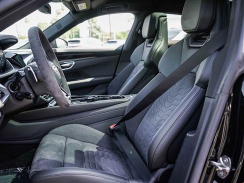 Used 2022 Audi e-tron GT Prestige w/ Prestige Package image 17