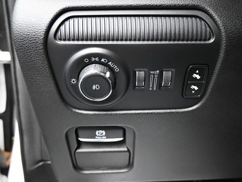 Used 2024 Jeep Wagoneer L Series III w/ Flexible Seating Group AWD/4WD image 12