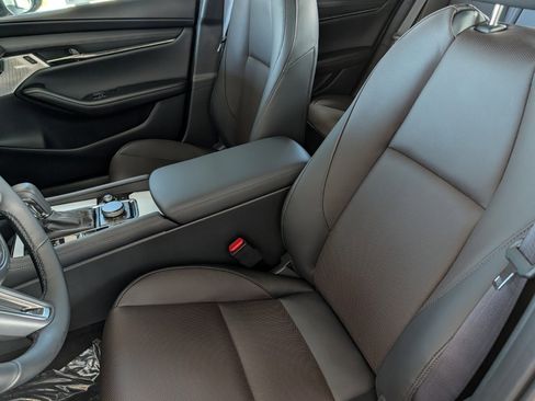 New 2026 MAZDA MAZDA3 Hatchback w/Premium Plus Pkg image 10