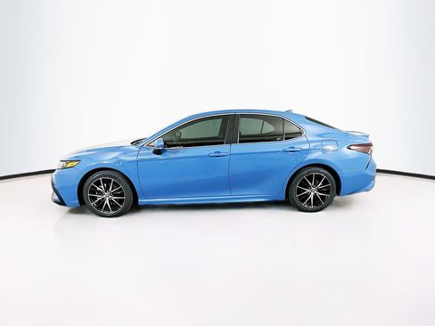 Used 2024 Toyota Camry SE w/ Convenience Package image 4