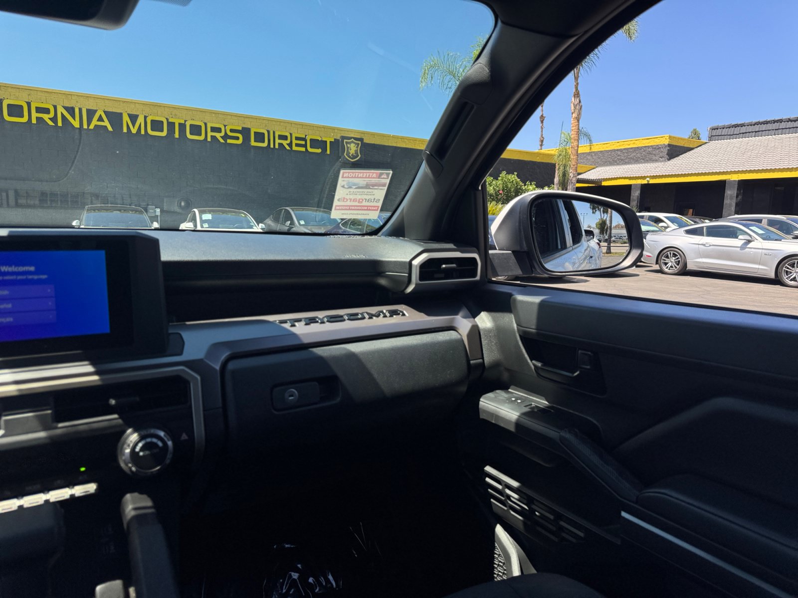 Used 2025 Toyota Tacoma SR5 AWD/4WD image 22
