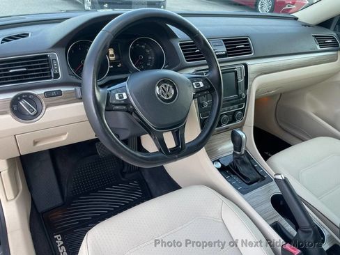 Used 2018 Volkswagen Passat 2.0T SE FWD image 16