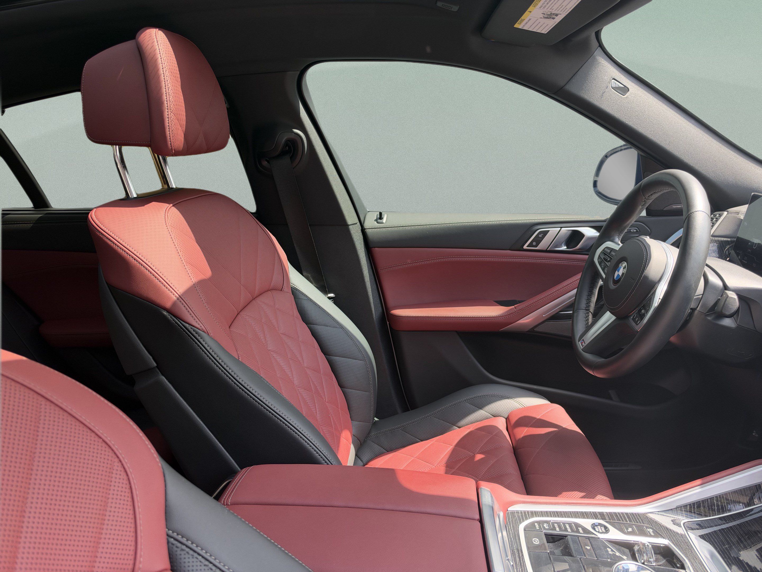 Used 2024 BMW X6 xDrive40i w/ Executive Package AWD/4WD image 25