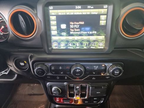 Used 2022 Jeep Gladiator Mojave w/ LED Lighting Group AWD/4WD image 21