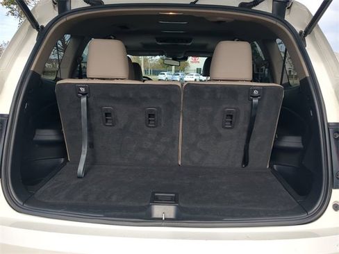 Used 2016 Honda Pilot Touring image 13