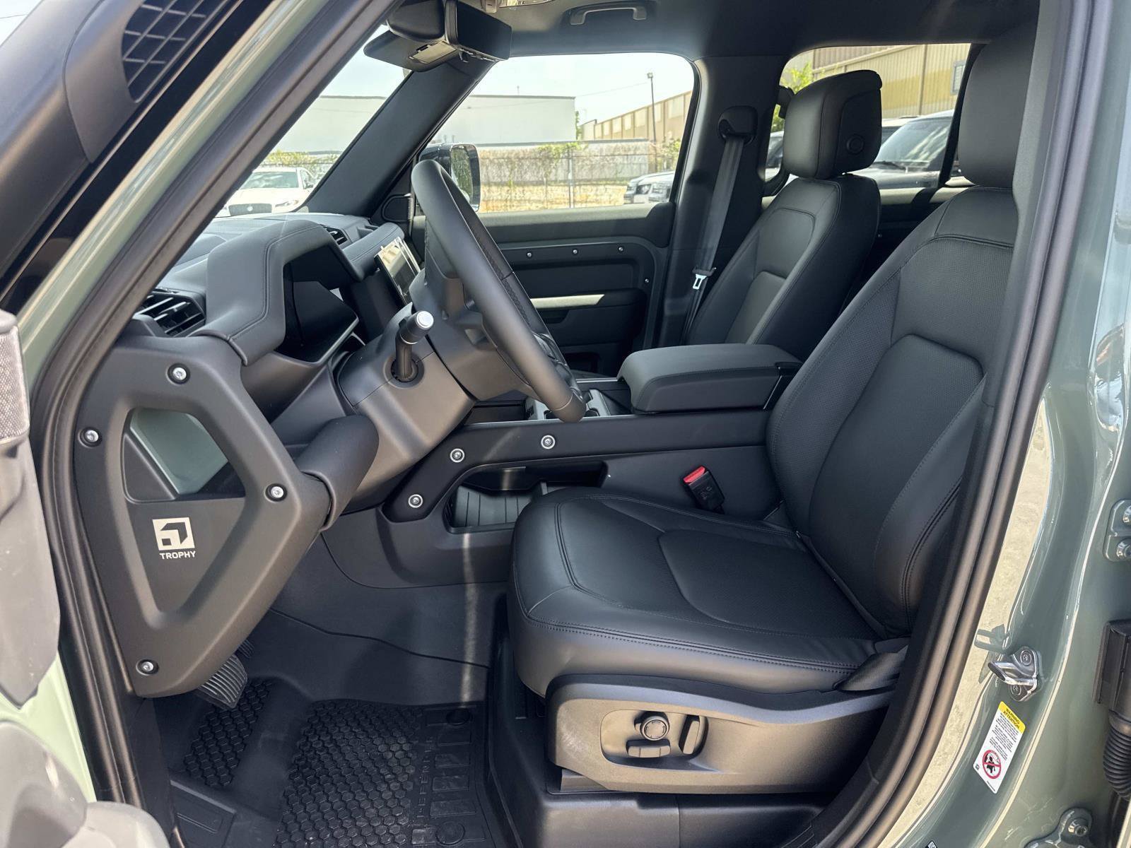 New 2026 Land Rover Defender 110 AWD/4WD image 10