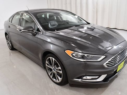 Used 2017 Ford Fusion Titanium FWD image 5
