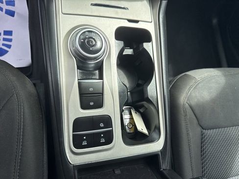 Used 2023 Ford Explorer XLT RWD image 28