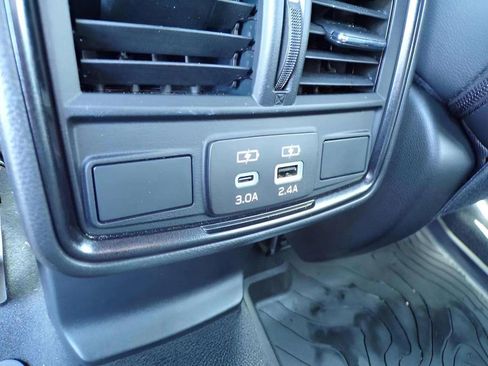 Certified 2025 Subaru Forester Limited image 18