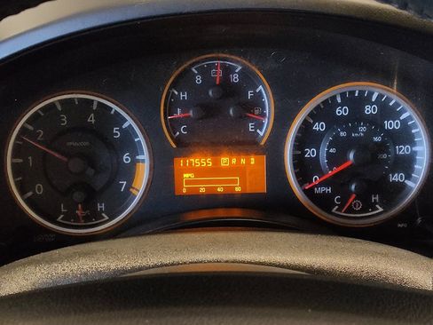 Used 2015 Nissan Titan SV w/ SV Value Truck Package image 23