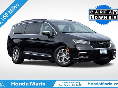 Used 2023 Chrysler Pacifica Limited FWD image 1