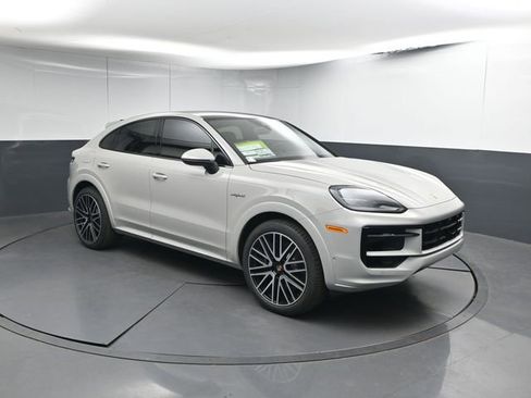 New 2026 Porsche Cayenne E-Hybrid Coupe image 28