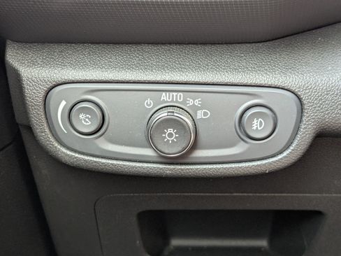 Used 2022 Chevrolet TrailBlazer RS w/ Convenience Package FWD image 16