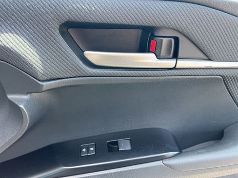 Used 2025 Toyota Camry SE image 31
