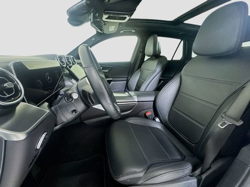 Used 2024 Mercedes-Benz GLC 300 4MATIC image 10