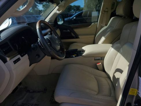 Used 2019 Lexus LX 570 4WD w/ Luxury Package image 23