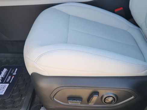 New 2026 Jeep Cherokee Laredo image 18