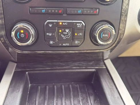 Used 2017 Ford Expedition Limited image 18