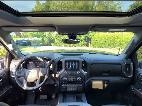 Used 2022 GMC Sierra 3500 Denali w/ Denali Ultimate Package AWD/4WD image 8