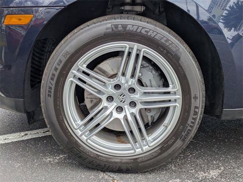 Used 2019 Porsche Macan S image 32