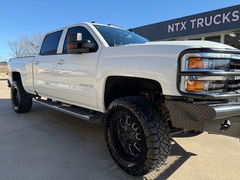 Used 2018 Chevrolet Silverado 2500 LT w/ Z71 Package, Off-Road image 17