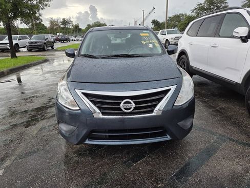 Used 2017 Nissan Versa SV FWD image 2