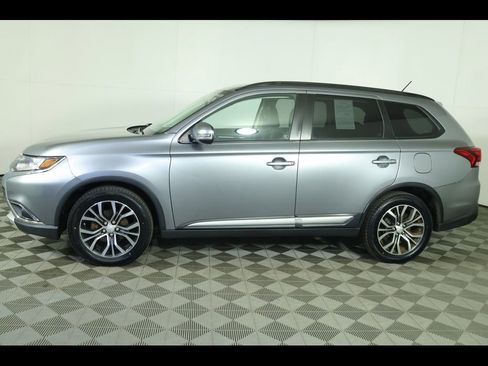 Used 2016 Mitsubishi Outlander SEL AWD/4WD image 4