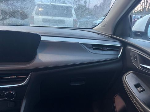 Used 2025 Buick Encore GX Preferred image 35