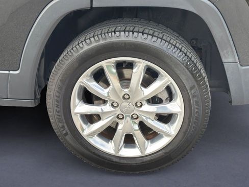 Used 2016 Jeep Cherokee Limited AWD/4WD image 9