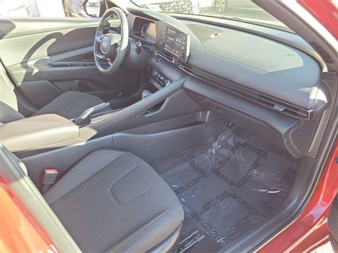 Used 2025 Hyundai Elantra Sport image 16