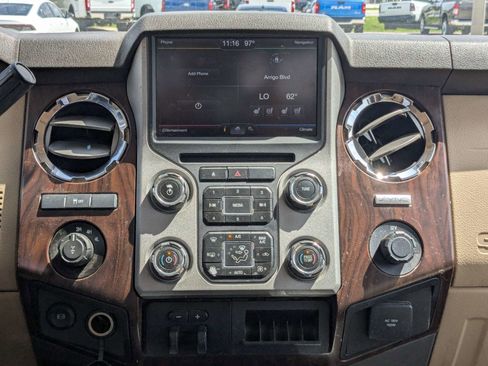 Used 2016 Ford F250 Lariat w/ Lariat Ultimate Package AWD/4WD image 20