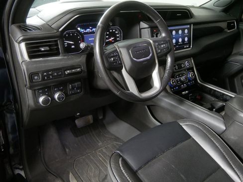 Used 2021 GMC Yukon Denali w/ Denali Premium Package AWD/4WD image 12