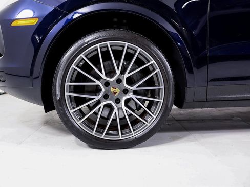 Used 2022 Porsche Cayenne S image 22