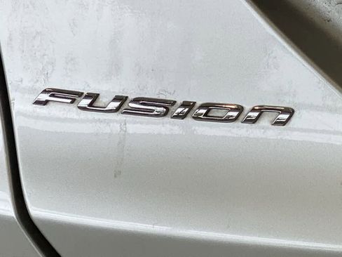 Used 2017 Ford Fusion SE w/ Fusion SE Technology Package FWD image 11