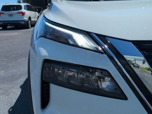 Used 2023 Nissan Rogue S FWD image 11