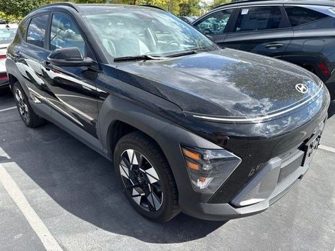 Used 2025 Hyundai Kona SEL AWD/4WD image 2