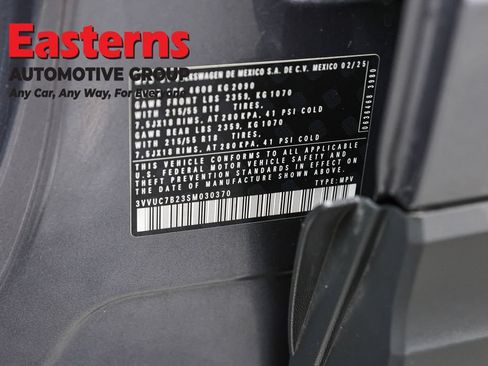 Used 2025 Volkswagen Taos SE AWD/4WD image 34
