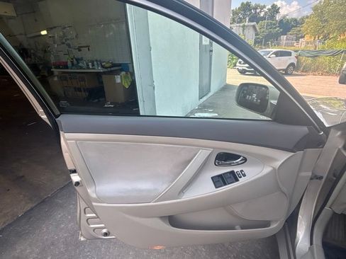 Used 2009 Toyota Camry LE FWD image 10