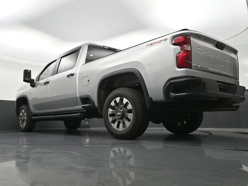 Used 2022 Chevrolet Silverado 2500 Custom w/ Custom Convenience Package AWD/4WD image 25