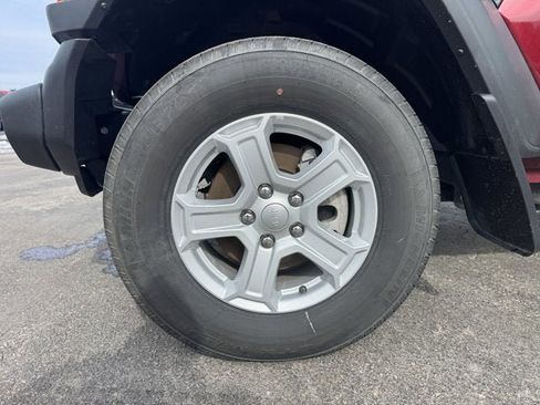 Used 2022 Jeep Wrangler Sport image 11