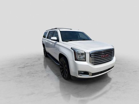 Used 2019 GMC Yukon XL SLT w/ Open Road Package AWD/4WD image 8